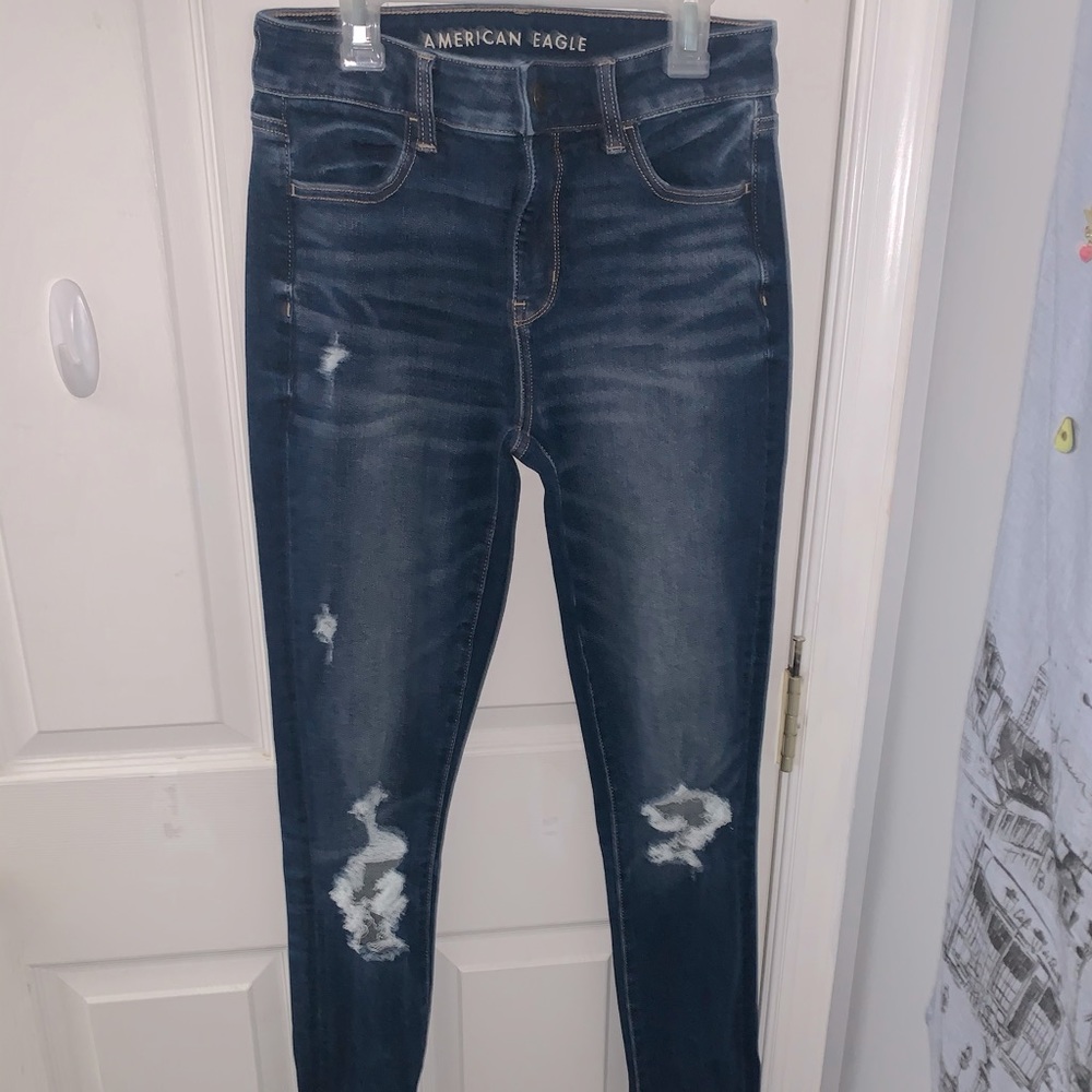 American Eagle X-LONG ripped jeans.
